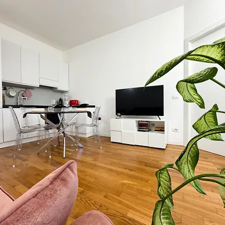 - Centro Storico * Milano