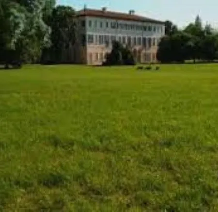 Apartment In Milan