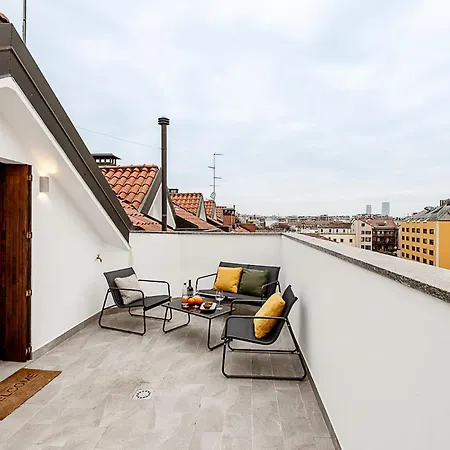 Stayeasy Argelati40 - Penthouse With 2 Bedrooms, 2 Bathrooms And Terrace - Navigli شقة
