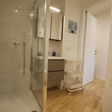 Adriana Metro Apartament