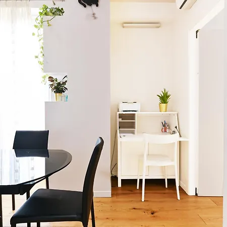 Ugolini Apartment Milan