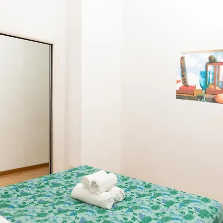 شقة Artstay - Exclusive Apt, Free Parking, Metro, Tram ميلان