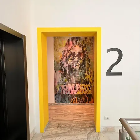 Welcome To Art Building - Comfort & Elegant Flat Apartment