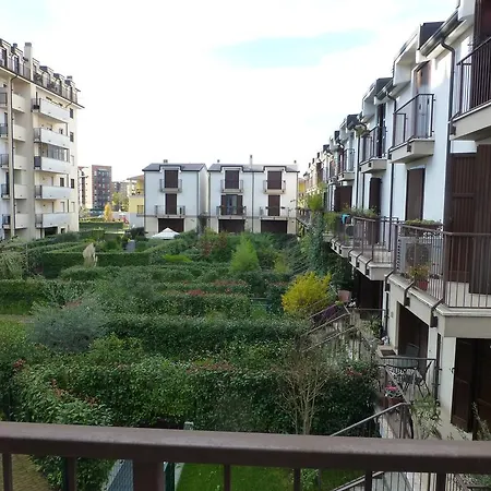 Rutilia22 * Milan