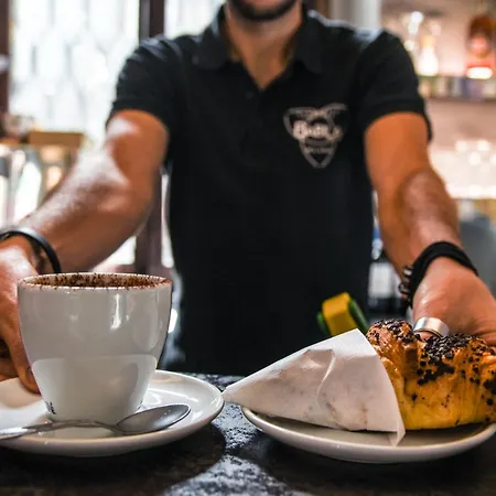 Babila & Bistrot Hostel *
