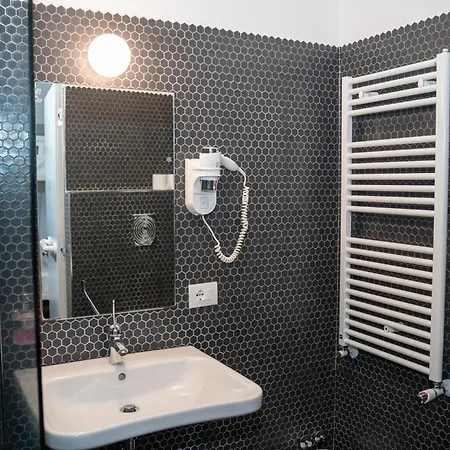 Hostal Babila & Bistrot