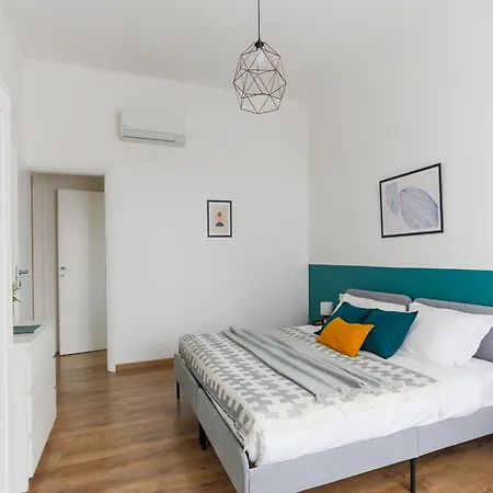 The Rent - Cozy Two-bedroom Near Colonne S Lorenzo Apartment *