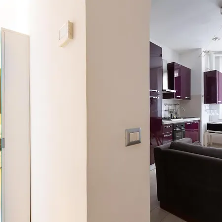 Apartment Easytopstay - Bocconi Cosy *