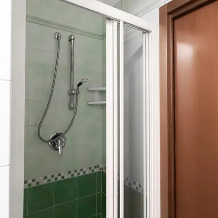 Italianway Easy - Tadino 13 B Lägenhet