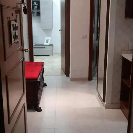 Apartament The House Of Leo - Nuovo Zona Centrale Di 150m Da Metro Giallo E A 10 Minuti Da Duomo