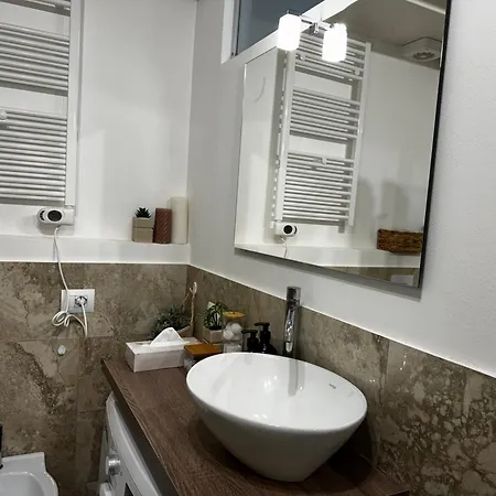 Regina In Corso Lodi - Sky Tv, Wifi E Breakfast Box Daire