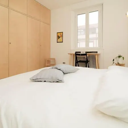 Trilocale Minimal Sui Navigli 米兰