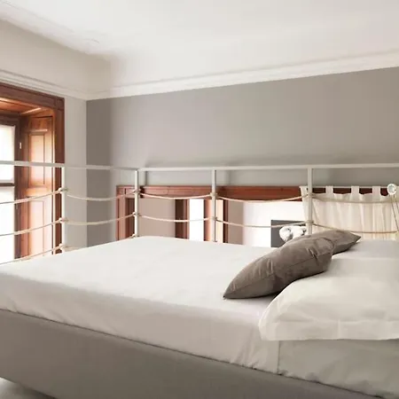 Hacca Collection - Arco Della Pace Apartman *