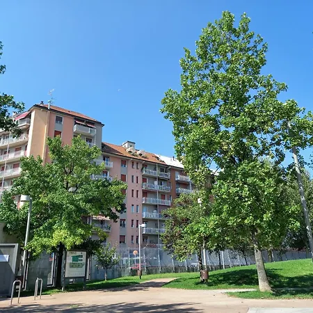 Bright Two-room Overlooking The Park *