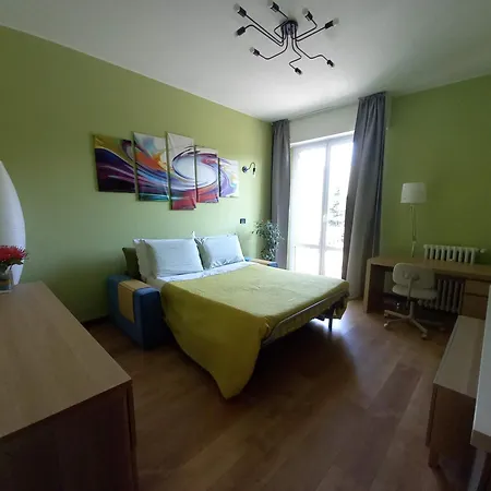 Bright Two-room Overlooking The Park Apartment *