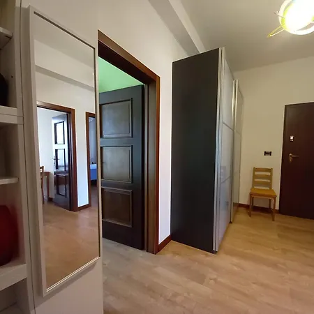 Bright Two-room Overlooking The Park Milan
