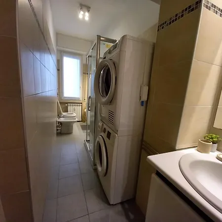 Bright Two-room Overlooking The Park Apartment Milan