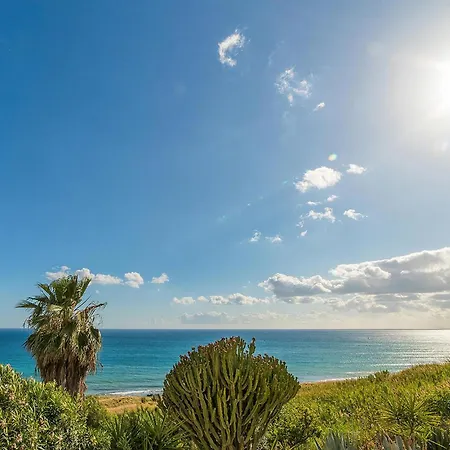 3 Bedroom Stunning In Holiday home *