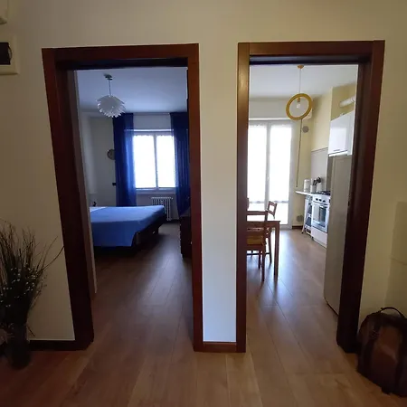 Bright Two-room Overlooking The Park Milan