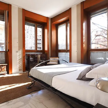 Homnest I Conservatorio Lux Apt * Milano