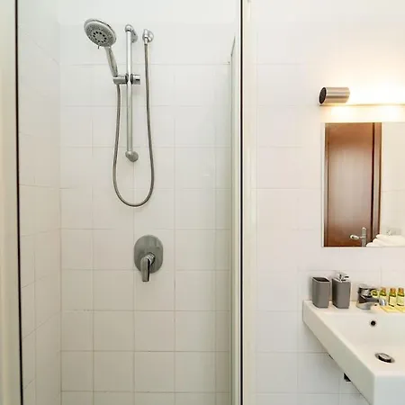 5 Giornate Apt Con Terrazzo E Garage Privato *