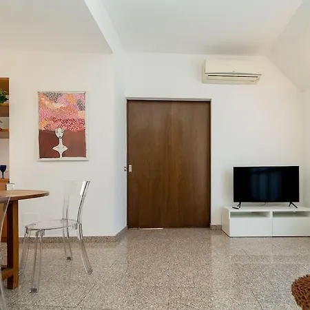 5 Giornate Apt Con Terrazzo E Garage Privato Apartment Milan