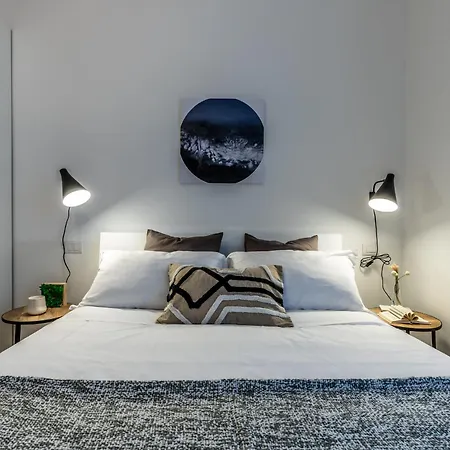 Stayeasy Quadronno33 - 3 Bedrooms, 2 Baths - Duomo Walking Distance