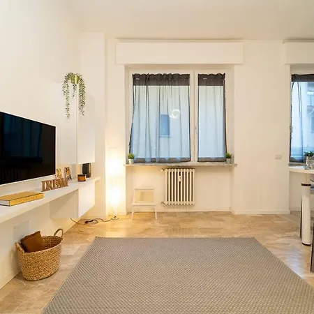 Apartament Porta Venezia Nuovo E Accogliente
