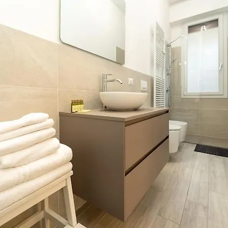 Porta Venezia Nuovo E Accogliente Apartament *