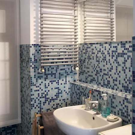 아파트 Comecasa Bright Flat With Private Terrace