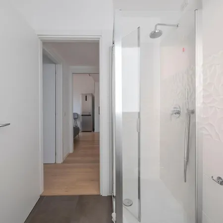 Loft Charme: Bilocale Con Balcone מילאנו