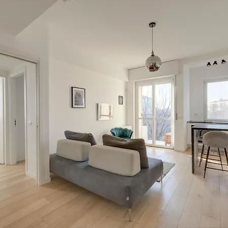 Loft Charme: Bilocale Con Balcone *