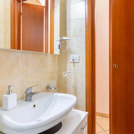 Modern In Next To Metro M5 - Sarca 73 Daire Milano