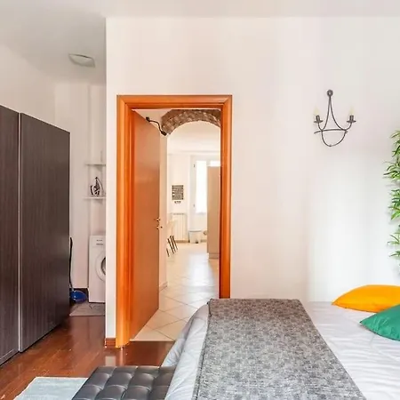 Modern In Next To Metro M5 - Sarca 73