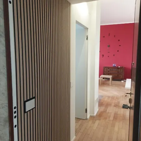 Nice Cozy Next To Loreto Апартаменты Милан