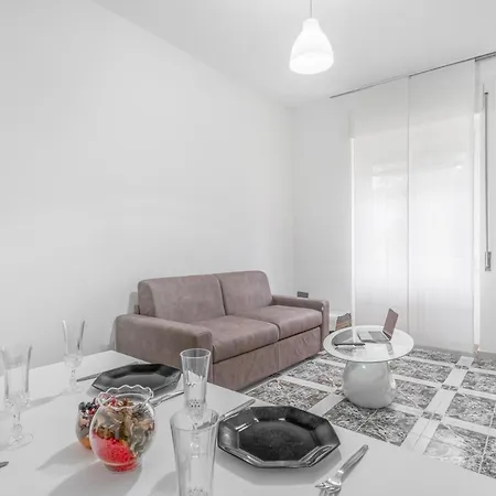 Apartment Navigli Duomo - Chateau Milan, Metro M2 E Parcheggio Gratuito *