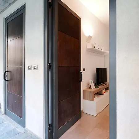 Retreat-hosted By Sweetstay Milan