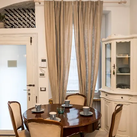 Shortmi Borsieri アパート