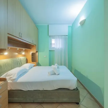 Youhosty - Paul Valery 3 * ميلان