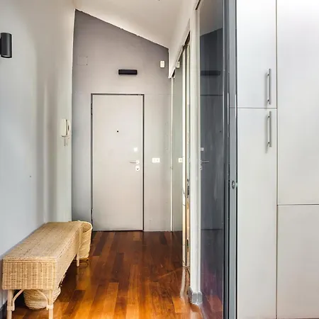 The Green Oriental; Gem In The Duomo City Center Apartament