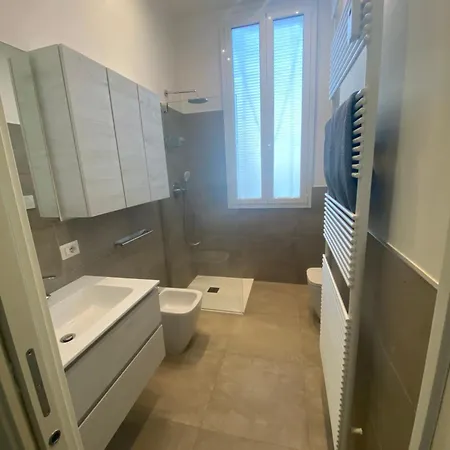 Luminoso Bocconi Navigli