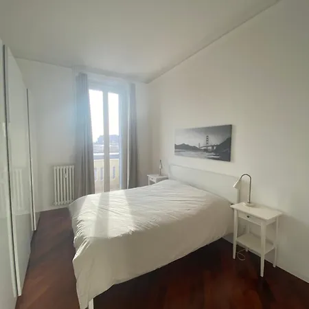 Luminoso Bocconi Navigli