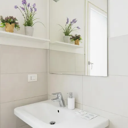 Easylife - Luminoso Sui Navigli * Milan