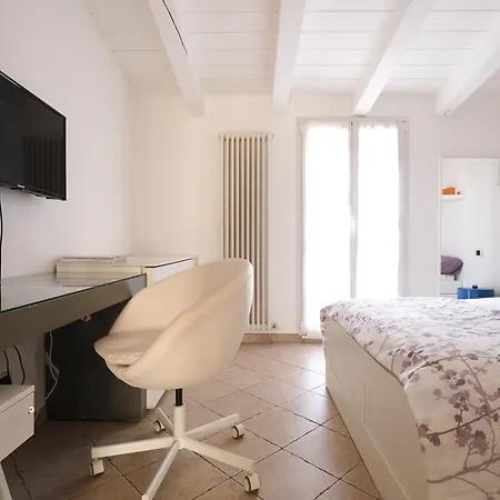 Apartment Lomellina 10 Minuti Dal Centro Milan
