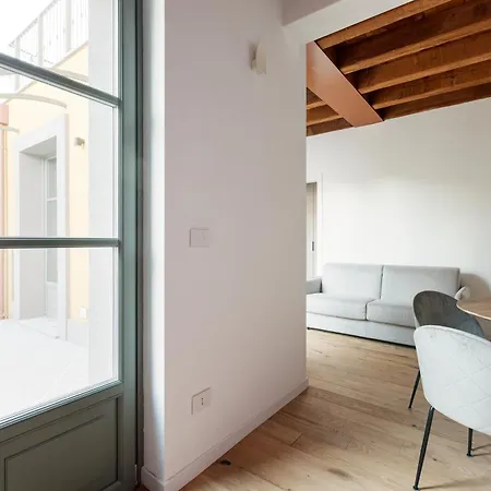 Апартаменты Guesthost - Modern In With Balcony