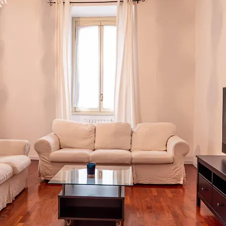 Superhouse Piazza Duomo Area Apartment Milan