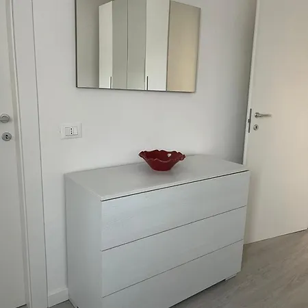Apartment Bilocale Metro 4 - Linate Airport E Duomo 10 Min