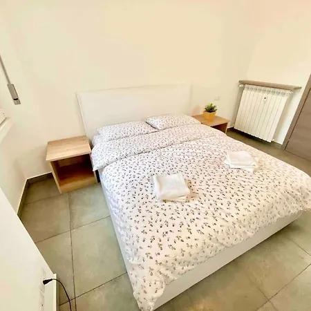 Apartament 12 Minuti Dal Duomometro+10 Posti Letto *