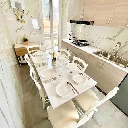 Apartament 12 Minuti Dal Duomometro+10 Posti Letto *