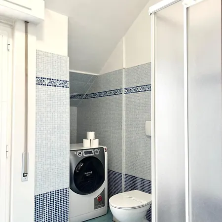 Comecasa 2 Bdr 450mt From Duomo Milán